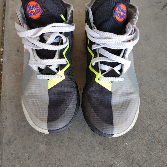 Nike * Size 7* Lebron 18 Space Jam low Shoes *Tune Squad Bugs Marvin 2021 - Picture 2 of 8
